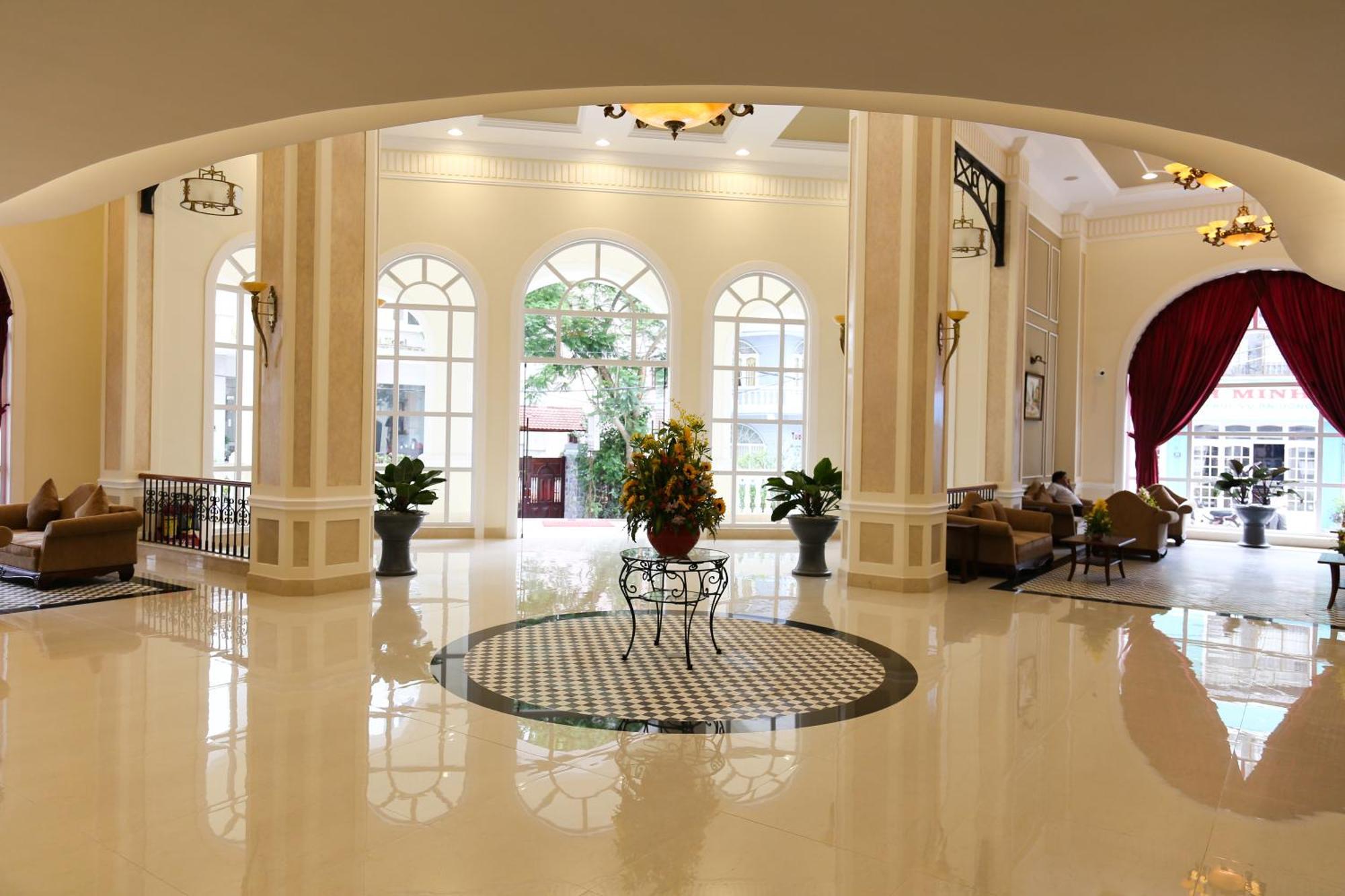Iris Dalat Hotel Eksteriør bilde