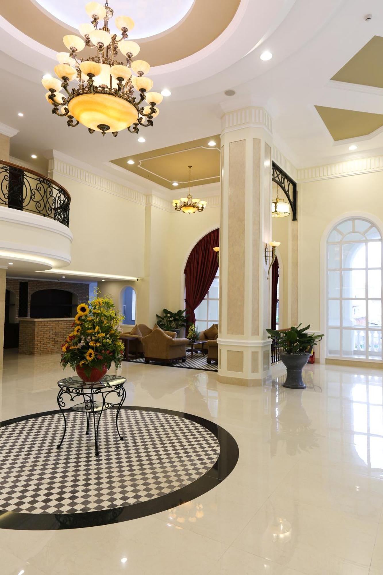 Iris Dalat Hotel Eksteriør bilde